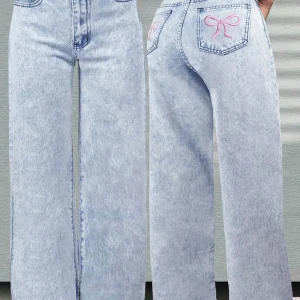 Casual, simple, cute, and sweet jeans.